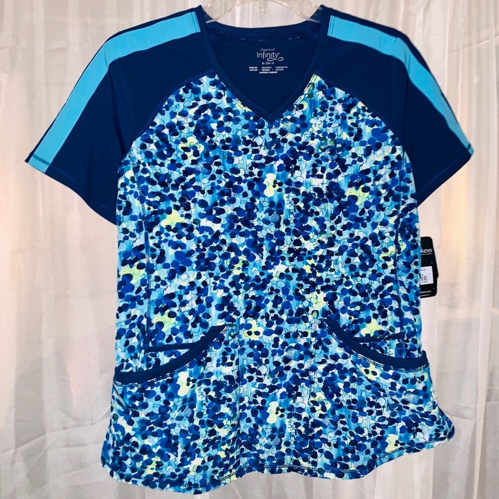💥New Infinity By Cherokee Floral Print Scrub Top